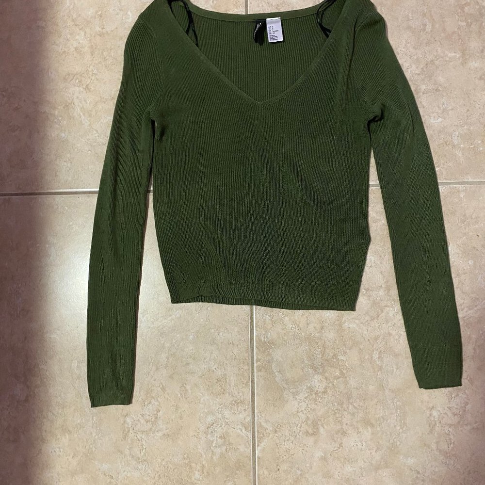 Green long sleeve crop top